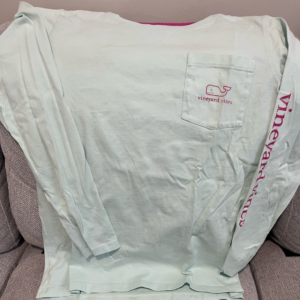 Excellent condition Girls Vineyard Vines long sleeve Ts